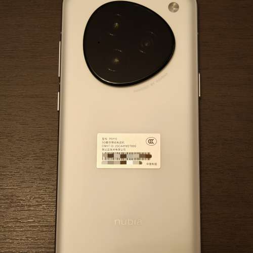 99.99%新 豆包 AI 手機 16 + 512GB 白色 全套有盒 配件未使用