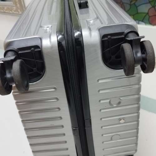 26吋銀色萬向輪旅行旅遊行李箱篋25kg travel all direction luggage suitcase