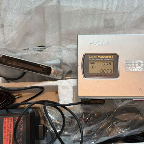收藏級1997年製 SONY 可拆座檯式MD Walkman MZ-R5ST