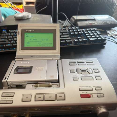 收藏級1997年製 SONY 可拆座檯式MD Walkman MZ-R5ST