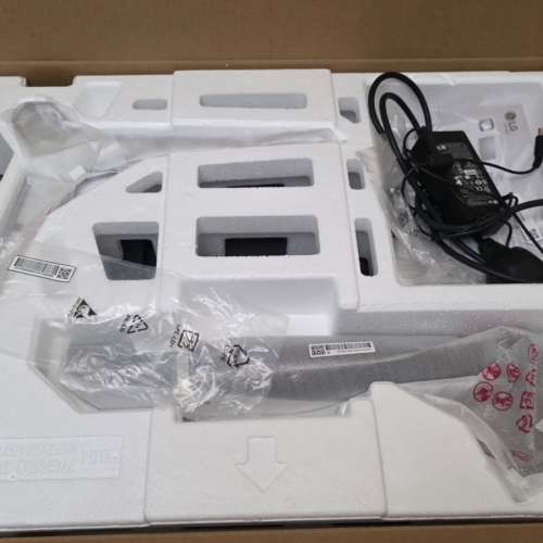 LG 4K UltraGear 144HZ  27GR93U-B(保養2026-11)