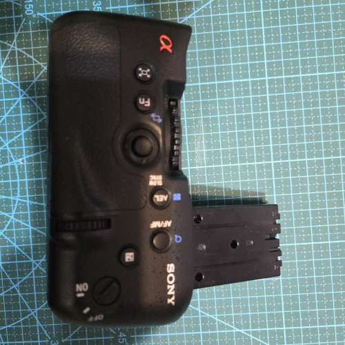 Sony A77 vertical grip sony