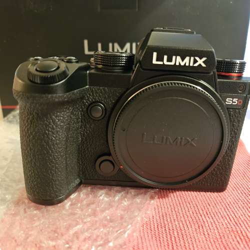 Brand New全新歐水Panasonic Lumix S5D with LUMIX S 18-40mm F4.5 - 6.3 Lens