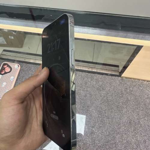 iPhone 12 Pro Max 512G 自用機，電池效能98 ％，送Magsafe Case及玻璃貼