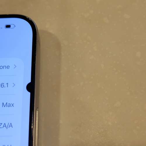 港行 iPhone 15 pro Max 512GB **屏有小黑點**