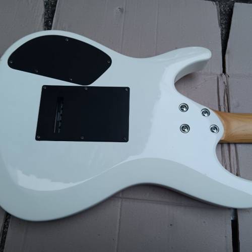 Ibanez Gio白色電吉他