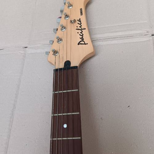 Yamaha Pacifica 電吉他