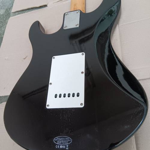 Yamaha Pacifica 電吉他