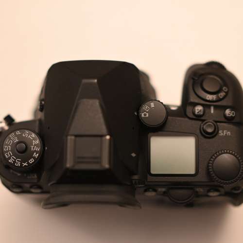 Pentax K-3 Mark III Monochrome + D-BG8 Grip 直倒