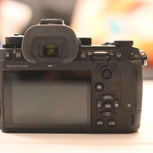 Pentax K-3 Mark III Monochrome + D-BG8 Grip 直倒