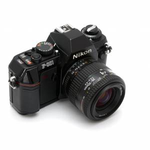 Nikon F301 全電子手動對焦菲林機 (送鏡頭)