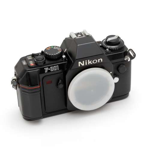 Nikon F301 全電子手動對焦菲林機 (送鏡頭)