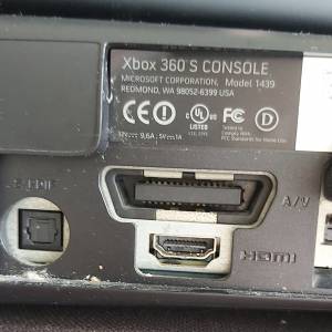 xbox360S + kinect +2隻遊戲