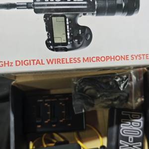 這是一套Azden i-Coustics PRO-XD 2.4 GHz 數位無線麥克風系統。&nbsp;  這款系統採用輕...