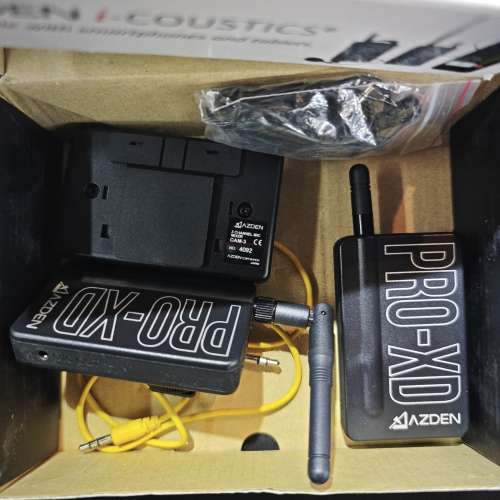這是一套Azden i-Coustics PRO-XD 2.4 GHz 數位無線麥克風系統。&nbsp;  這款系統採用輕...