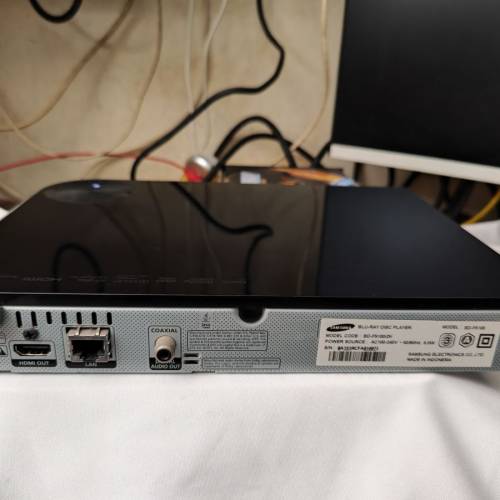Sumsang Blu-ray 藍光影碟播放機 BD-F5100
跟遙控。