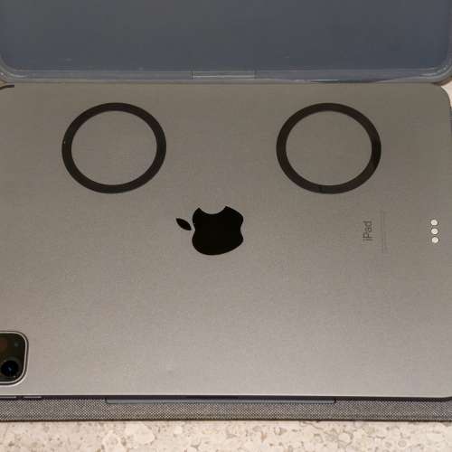 iPad Pro 11" (2021) M1 256GB WiFi + Apple Pencil 2 + Logitech Combo Touch + MOFT