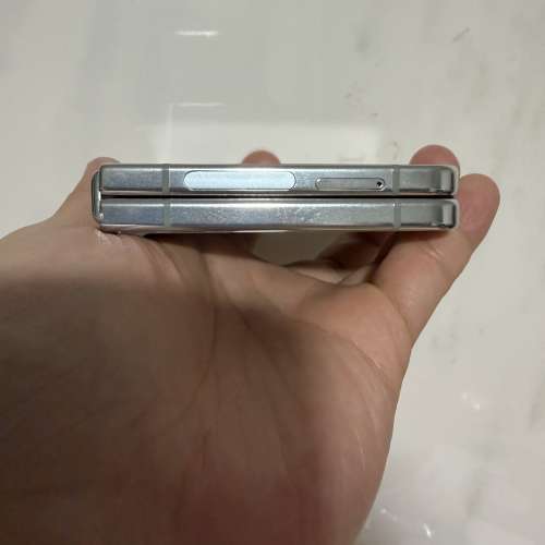 全網最平🔥Samsung galaxy flip 5 8+256美版單卡+esim綠色