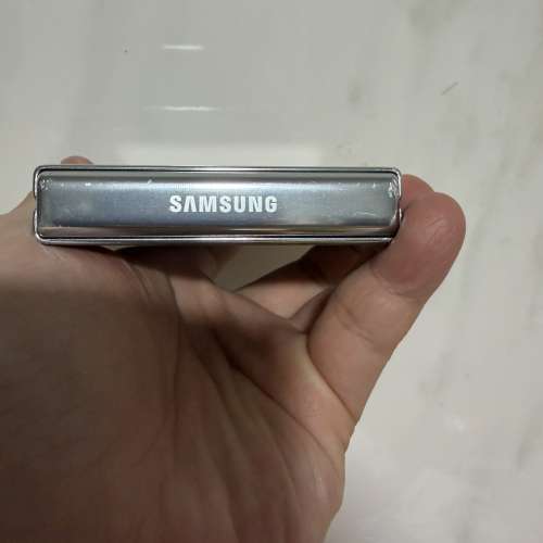全網最平🔥Samsung galaxy flip 5 8+256美版單卡+esim綠色