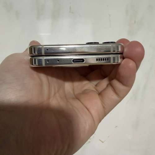 全網最平🔥Samsung galaxy flip 5 8+256美版單卡+esim白色