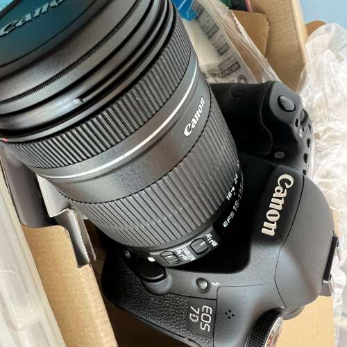 Canon 7D 連 EF-S 18-135 IS