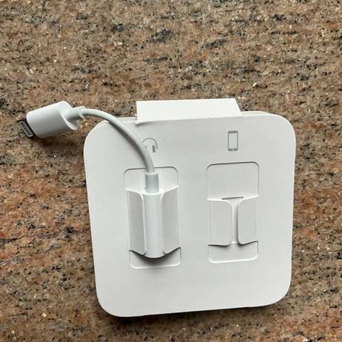 100% New Apple Earbuds (lightning)