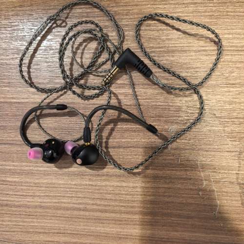 sony 耳機  跟sennheiser 4.4耳機線 好聲 95新