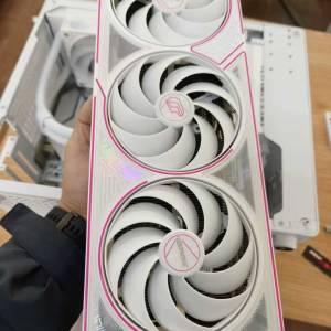 彩虹RTX 5080 Ultra W 16G 顯卡 25年9月官方購入