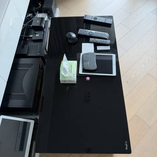 免費 大埔自取 枱角有一個位花 枱面有幾條花很 其他都新淨