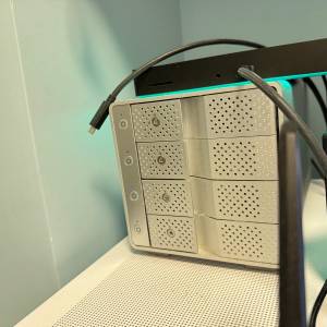 世特力多盤位硬碟盒獨立電源開關USB3.2 Type-C介面單盤24TB硬碟