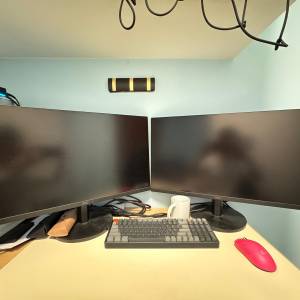 AOC 4K 60hz 電腦屏幕 一個500$ 共2個