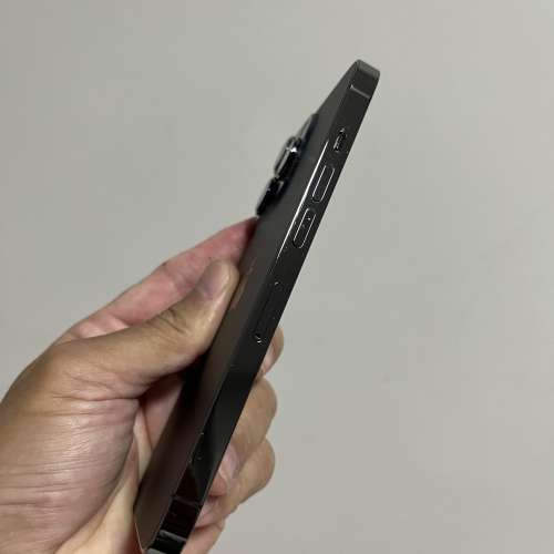 iPhone 13pro 256,行貨，所有原裝，所有功能正常！