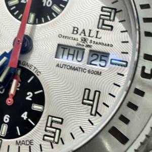 Ball watch 限量版 鈦金屬深潛600米 計時有排氣valve， 有原裝膠帶、後備鈦帶格、說...
