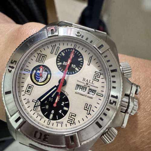 Ball watch 限量版 鈦金屬深潛600米 計時有排氣valve， 有原裝膠帶、後備鈦帶格、說...