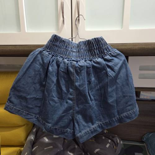 牛仔短褲 + 吊帶背心套裝