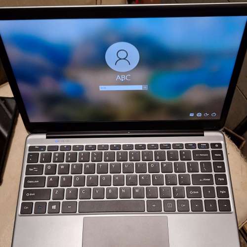 台灣品牌馳爲HeroBook Pro 手提電腦