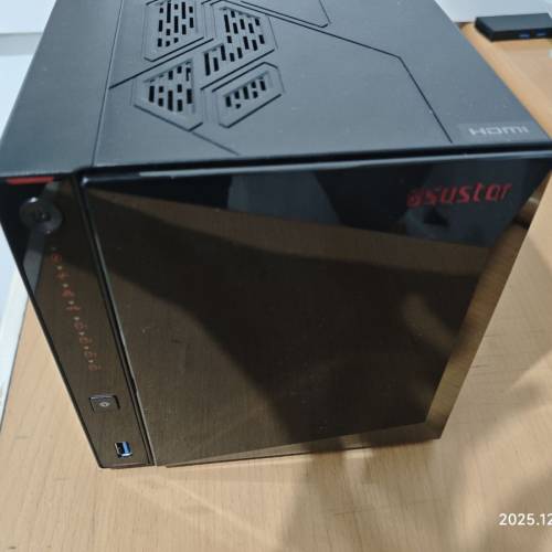 Asustor NAS AS5404T 新買無耐