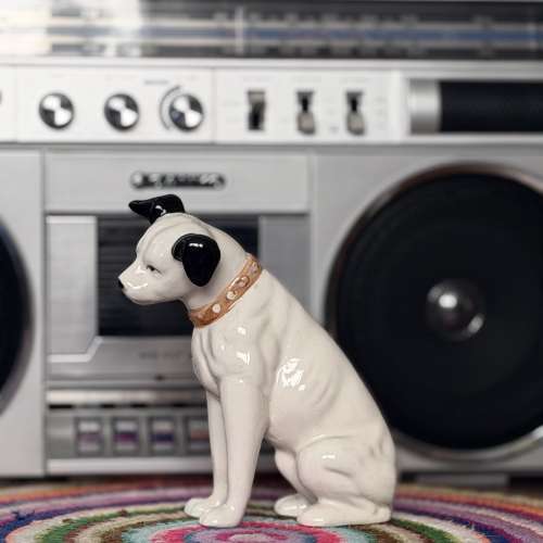 出售Nipper RCA Victor dog，高度約15cm，整體80%新靚仔，有意請pm我，謝謝