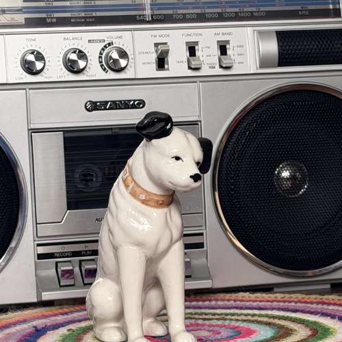 出售Nipper RCA Victor dog，高度約15cm，整體80%新靚仔，有意請pm我，謝謝