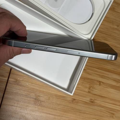 iphone16 pro 256 白 港行