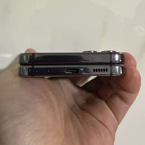 全網最平🔥Samsung galaxy flip 5 8+256美版單卡+esim黑色