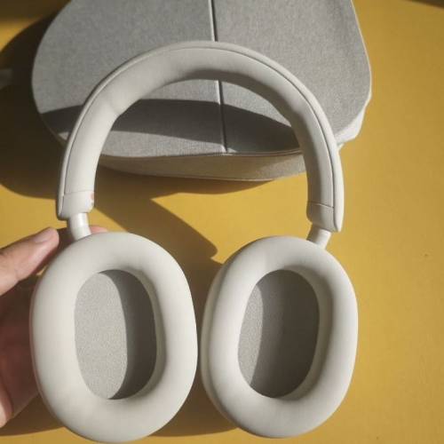 Sony WH-1000XM5 無線降噪耳機 白色 品牌：Sony/索尼 型號：WH-1000XM5 成色：幾乎全...