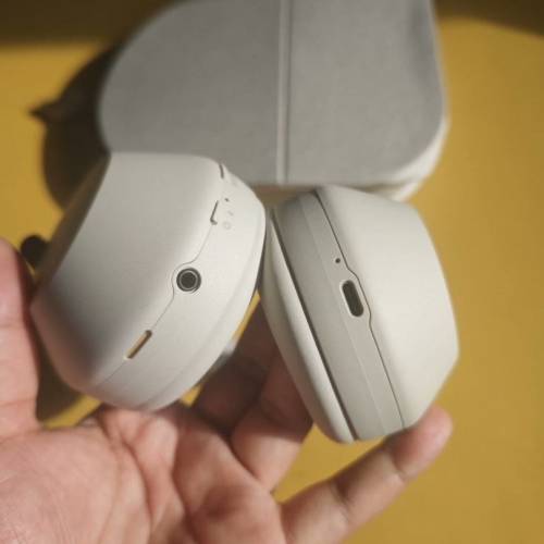 Sony WH-1000XM5 無線降噪耳機 白色 品牌：Sony/索尼 型號：WH-1000XM5 成色：幾乎全...