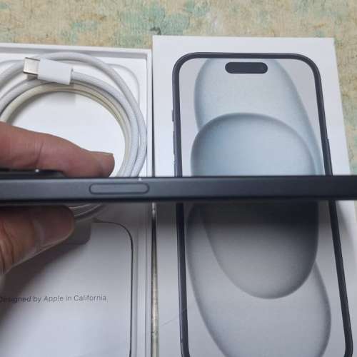出售95%新iphone 15 128gb黑色行貨連盒