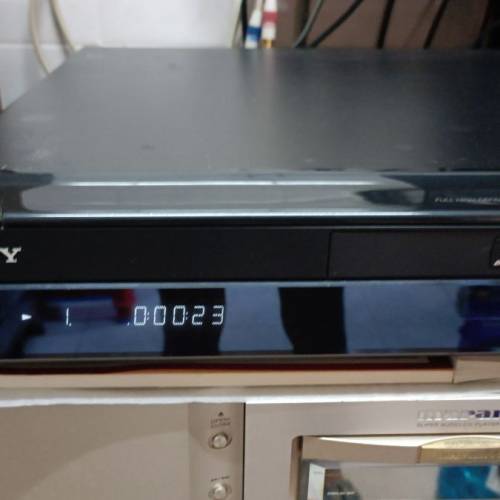 Sony BDP-S300藍光機，注意：有時LOAD到有時吾得，冇搖控，合零件及維修者售$100