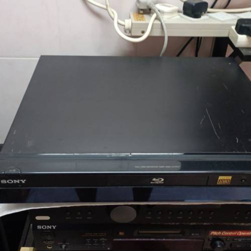 Sony BDP-S300藍光機，注意：有時LOAD到有時吾得，冇搖控，合零件及維修者售$100