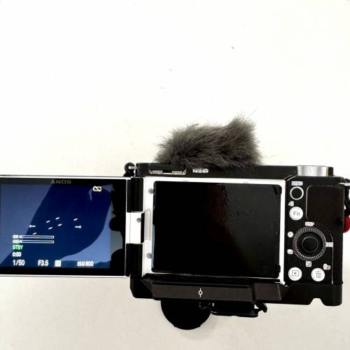 ZV-E10 第一代白色包膜 100% work