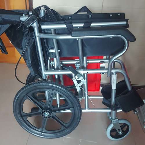 屯門良景輕鐵站交收 摺疊式輪椅