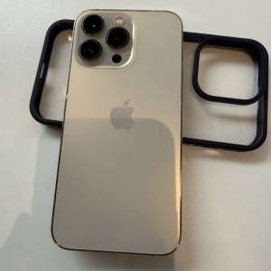iPhone 13pro 256gb,港行雙卡，已換新電，電池健康度100，滿血復活，有套有貼，所有...