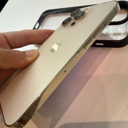 iPhone 13pro 256gb,港行雙卡，已換新電，電池健康度100，滿血復活，有套有貼，所有...